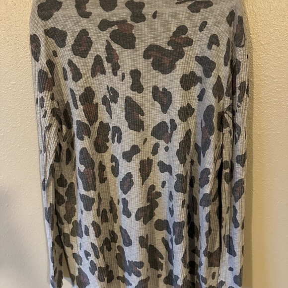 Chic Leopard Print Open Cardigan - Picture 2 of 4
